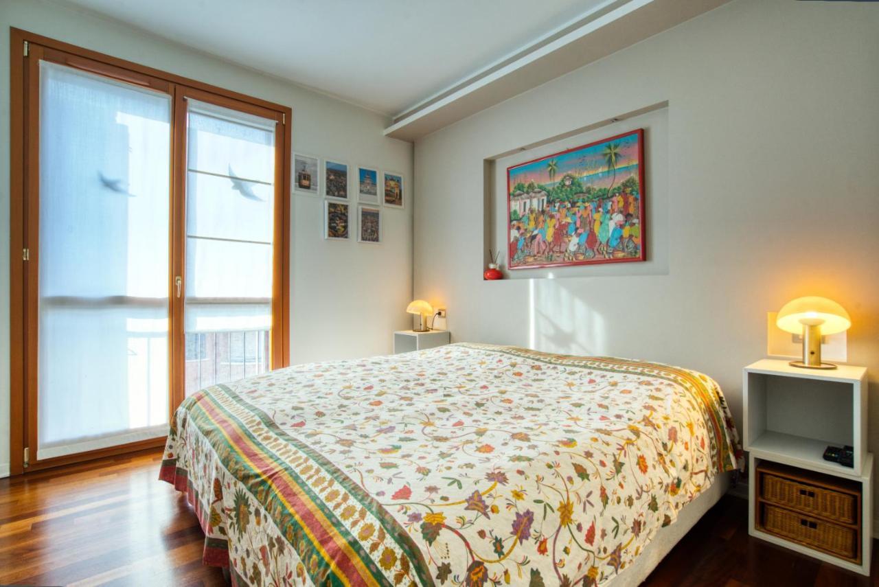 Caseospitali - Casa Di Bibi, Colorato Ed Elegante Bilocale Vicino Al Naviglio Martesana Per 4 维默德隆尼 外观 照片