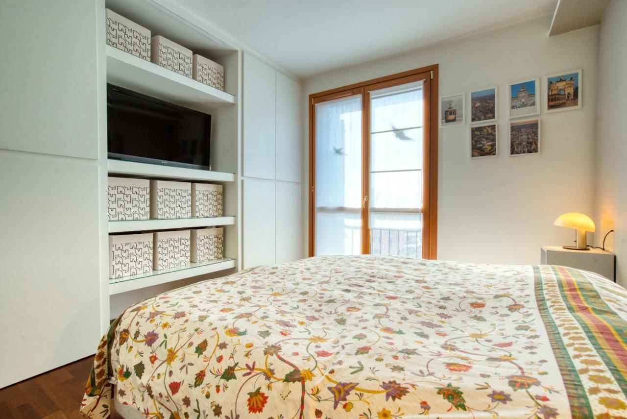 Caseospitali - Casa Di Bibi, Colorato Ed Elegante Bilocale Vicino Al Naviglio Martesana Per 4 维默德隆尼 外观 照片