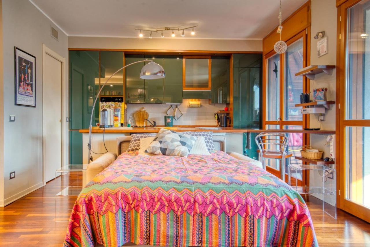 Caseospitali - Casa Di Bibi, Colorato Ed Elegante Bilocale Vicino Al Naviglio Martesana Per 4 维默德隆尼 外观 照片