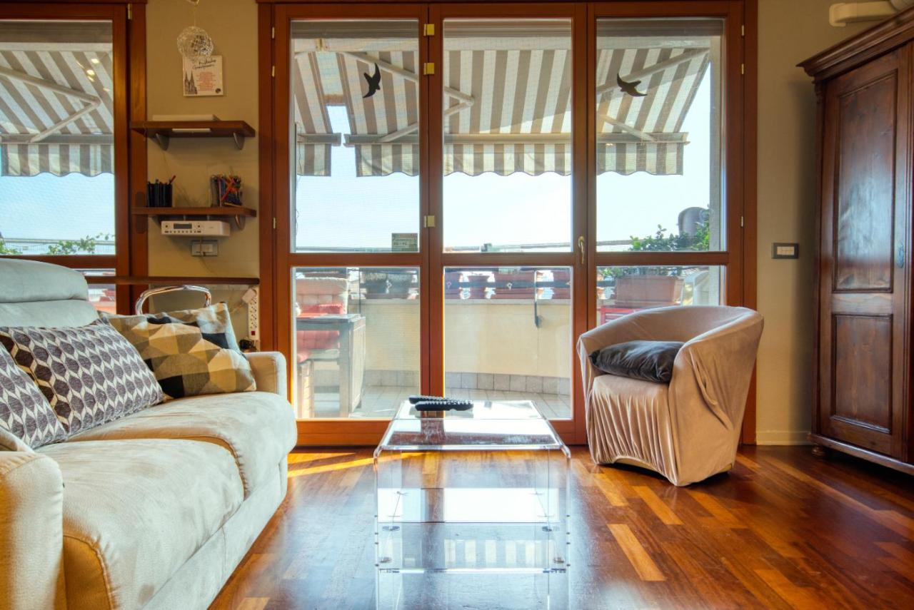 Caseospitali - Casa Di Bibi, Colorato Ed Elegante Bilocale Vicino Al Naviglio Martesana Per 4 维默德隆尼 外观 照片