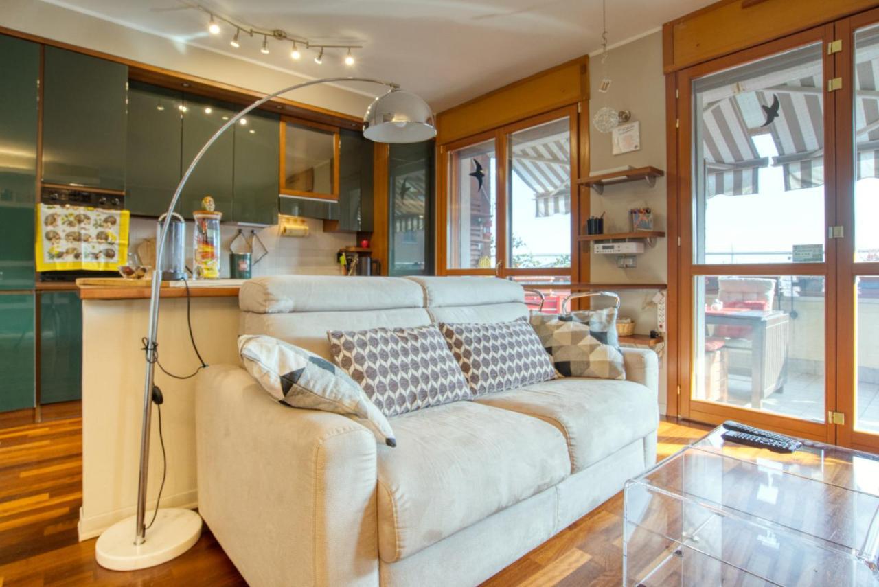 Caseospitali - Casa Di Bibi, Colorato Ed Elegante Bilocale Vicino Al Naviglio Martesana Per 4 维默德隆尼 外观 照片