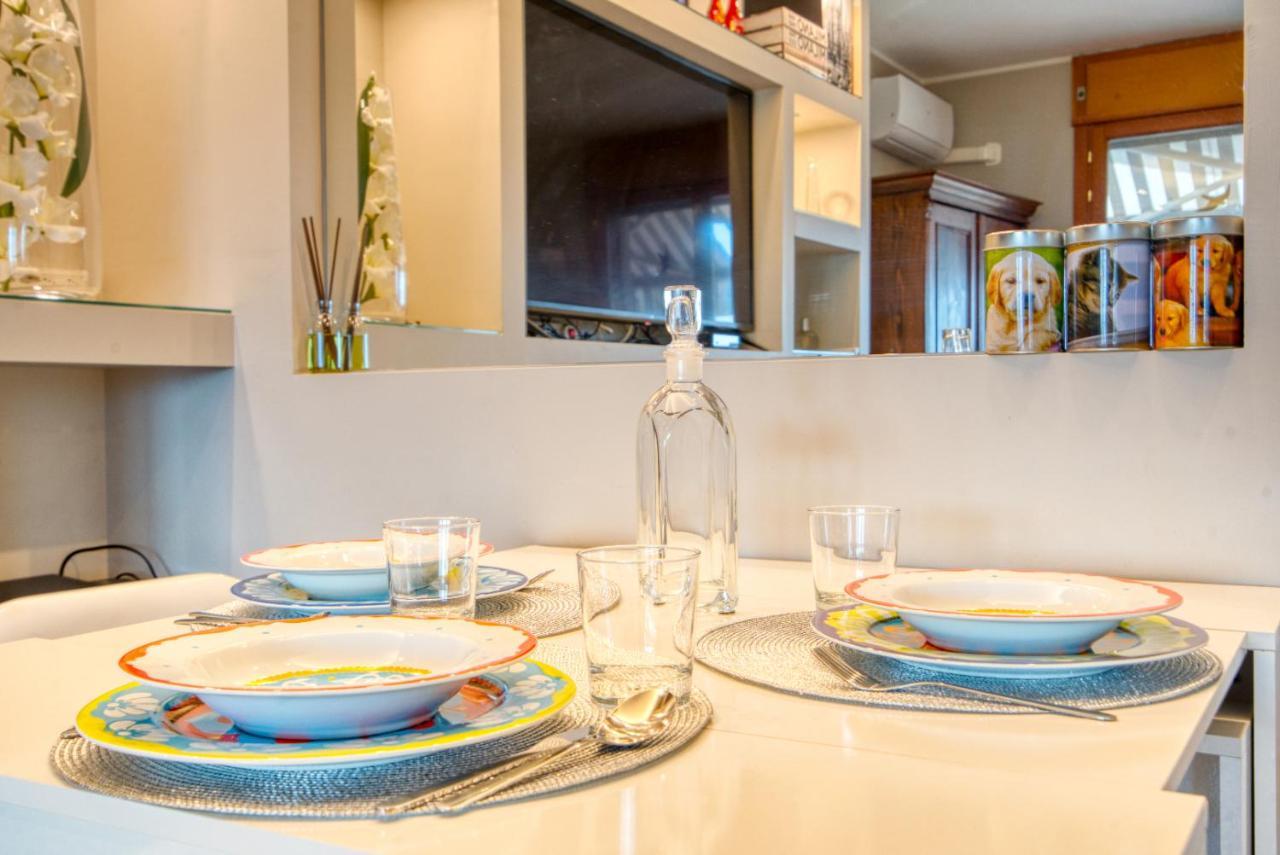 Caseospitali - Casa Di Bibi, Colorato Ed Elegante Bilocale Vicino Al Naviglio Martesana Per 4 维默德隆尼 外观 照片
